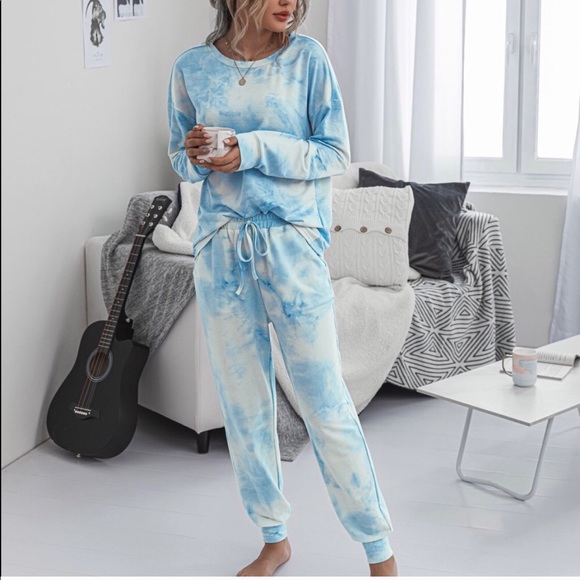 Beautiful Blue Tie Dye Lounge Set - Picture 2 of 6